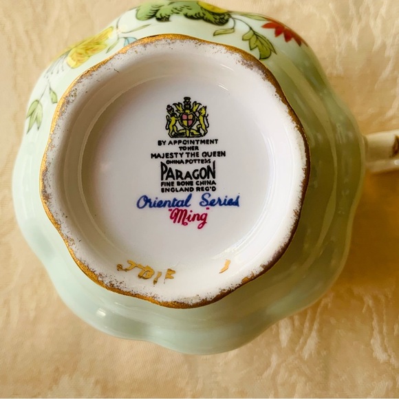 Paragon Oriental Series china cup and saucer - Picture 6 of 9